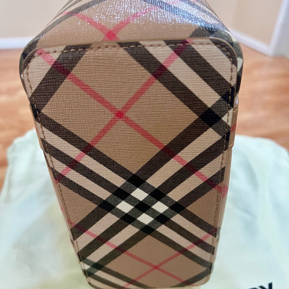 Burberry Daphne Vintage Check Tote Bag - Picture 8 of 11